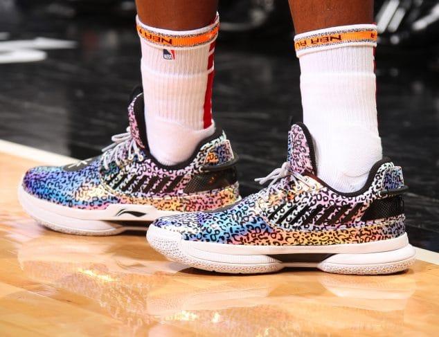 nba2019总决赛g5杜兰特上脚球鞋,今日nba球鞋上脚詹姆斯