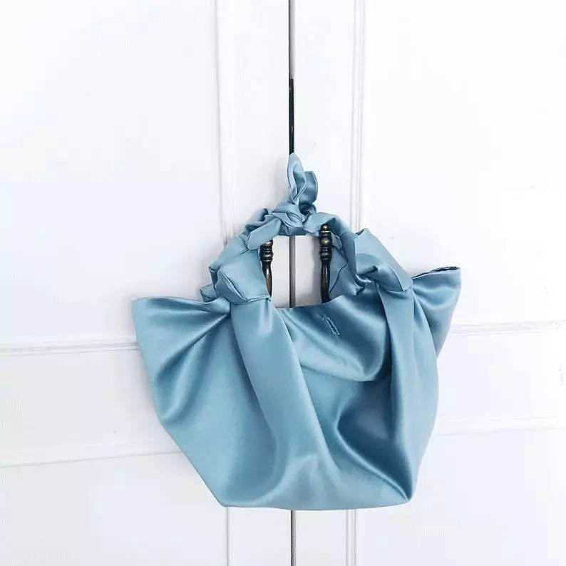 大牌包包手提袋改造教程,用买完东西的袋子改造时髦包包