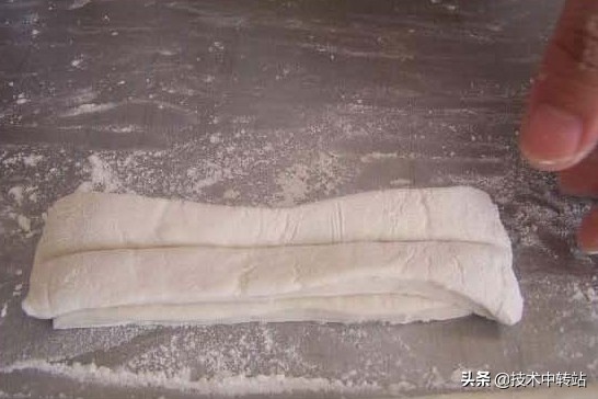 快速做油条的做法和配方的全过程,做早餐油条做法和配方的全过程