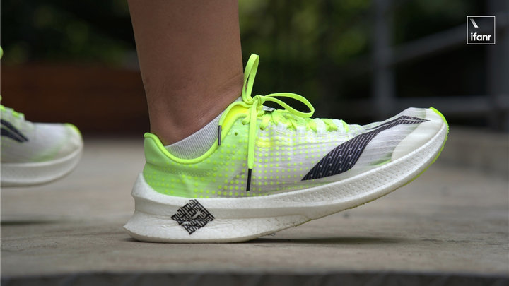 李宁飞电跑鞋的区别,李宁跑鞋飞电3cvs赤兔6pro