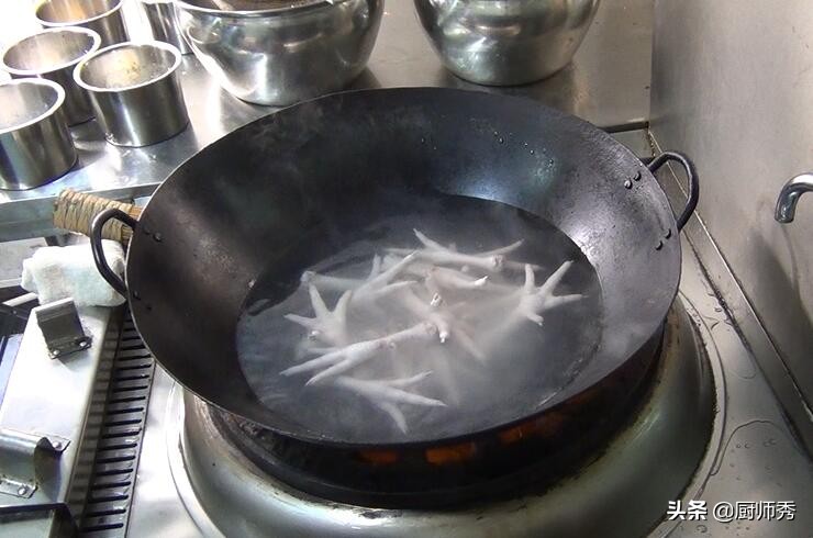 虎皮鸡爪如何做到脱骨而不烂,虎皮脱骨鸡爪的正宗做法