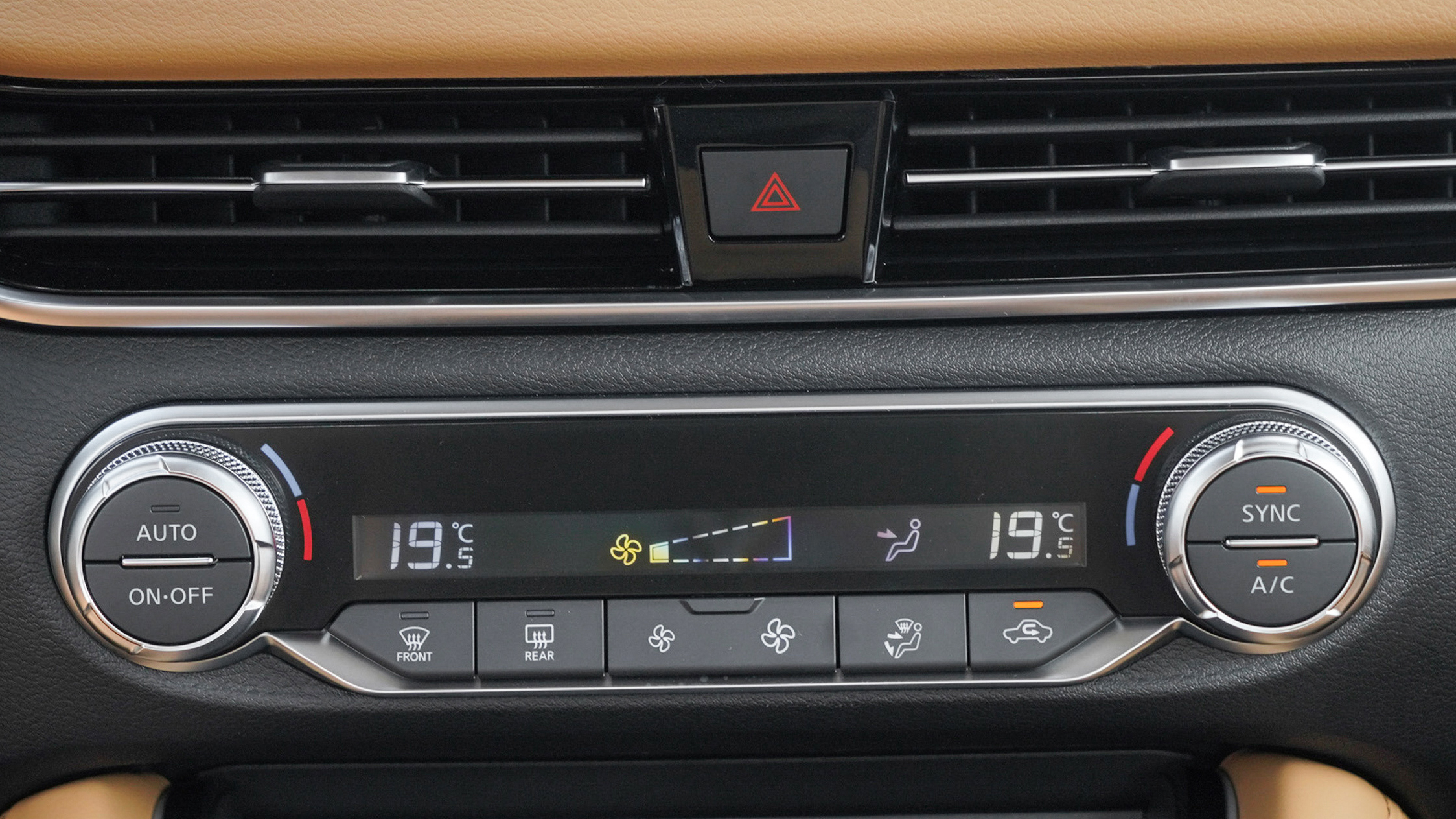 14代轩逸换混动值得吗,不到14万买个什么车