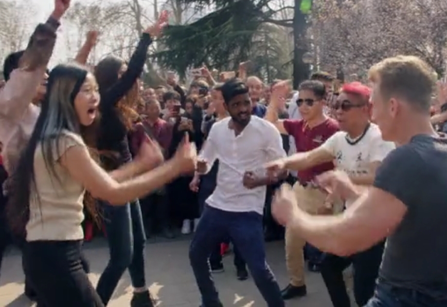 郑州尬舞纪录片,外国人挑战郑州尬舞