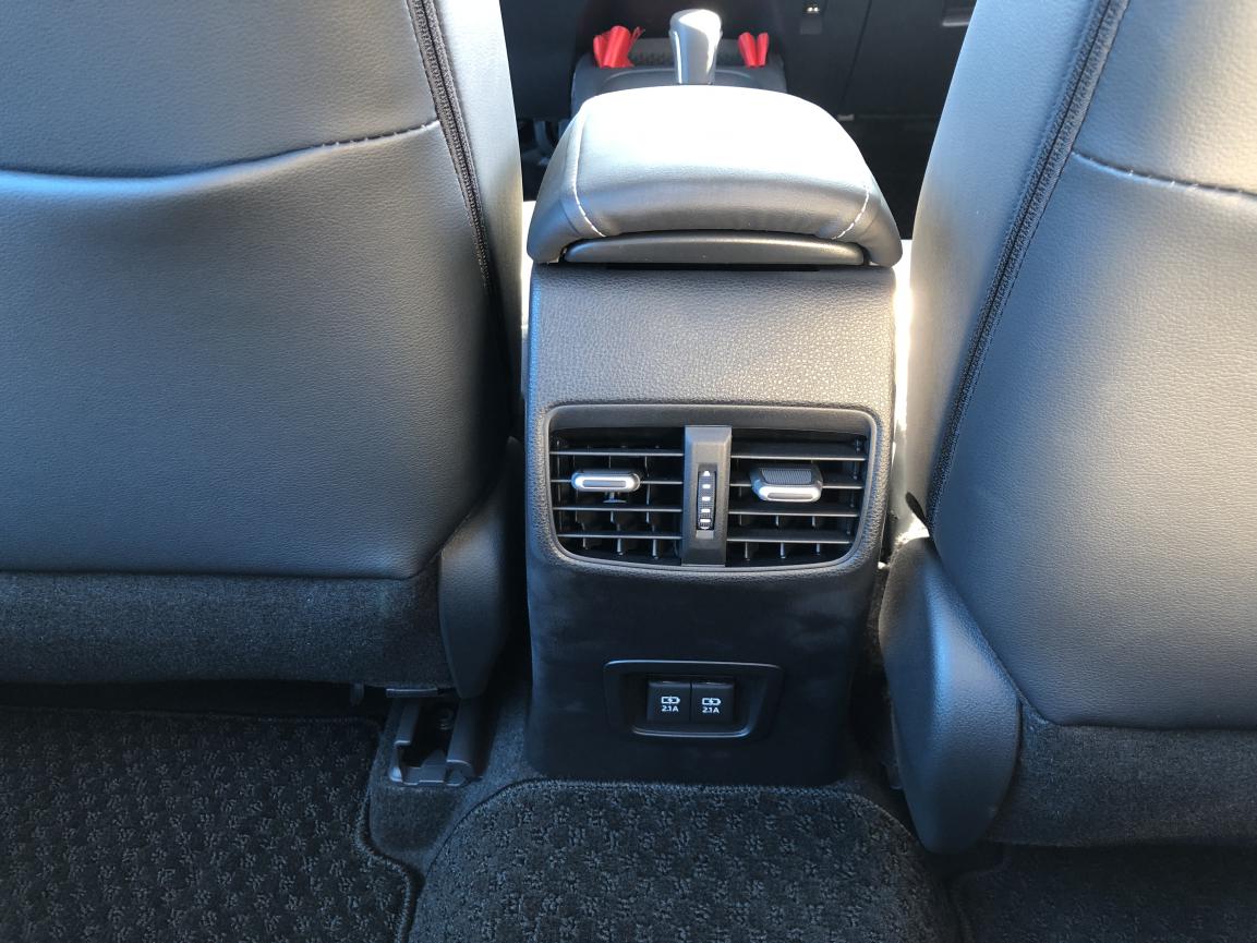 最新款卡罗拉值得买吗,10多万公里的卡罗拉值得入手吗