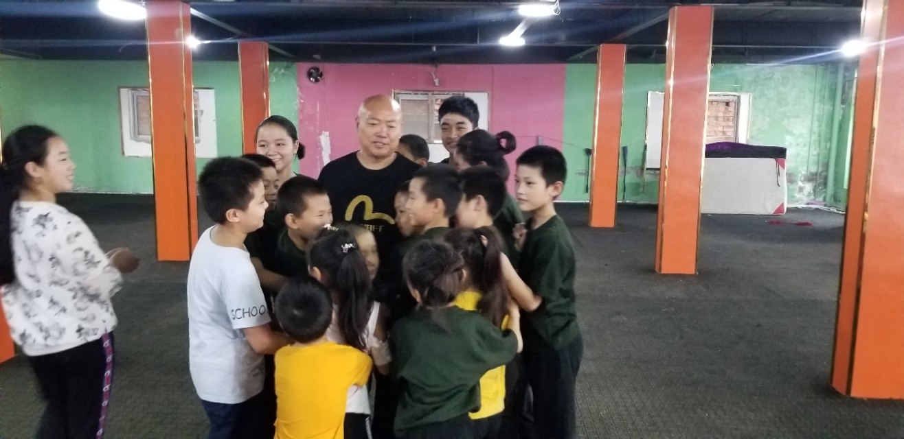 爱心大使王云中：大爱无疆做公益、众人称赞。