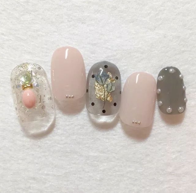 粉嫩渐变果冻唇,无美颜无滤镜的果冻甲