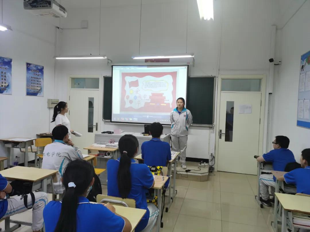 向祖国致敬手抄报一年级,向伟大祖国致敬手抄报内容