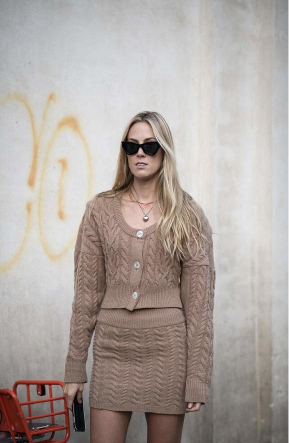 早秋衣服不用买太多,早秋衣服怎么穿黑白