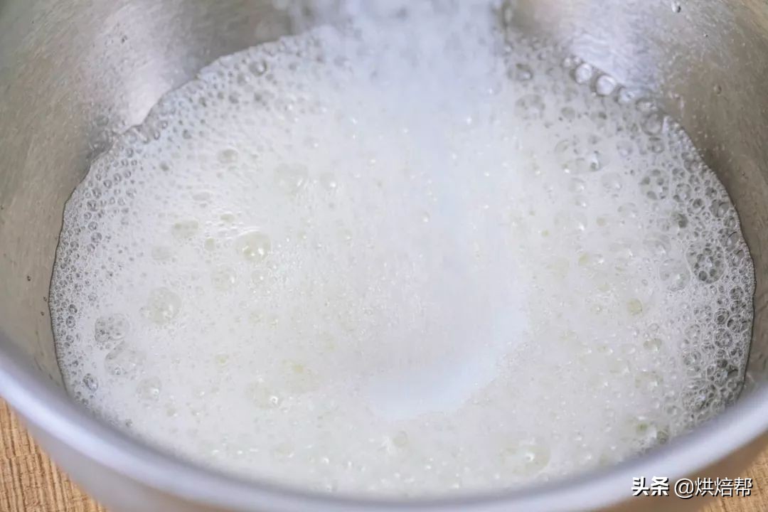 蛋糕抹面的技巧和手法在家自己做,一款不用抹面就可以完成的蛋糕