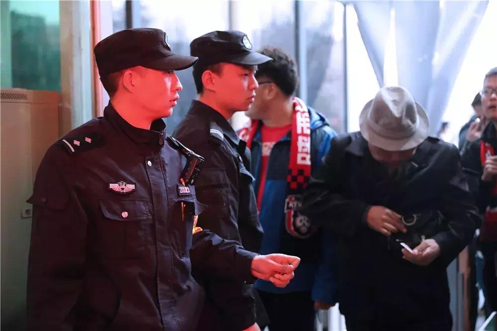 西安铁警春运安保,西安铁路为球迷开专列