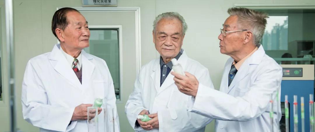 “康王之父”83岁再创业!与时间赛跑的周家礽,还在路上...