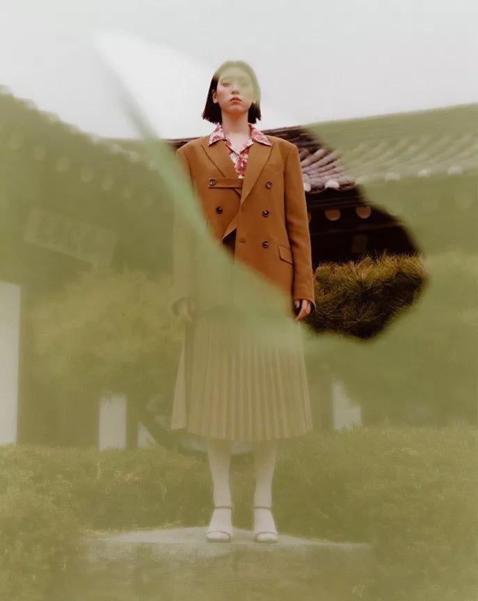 孔孝真同款衬衫豹纹绿色,孔孝真穿搭都是什么品牌