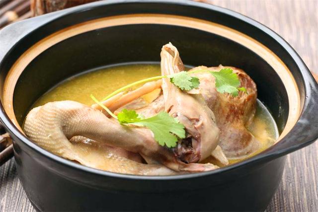 皮脆肉嫩的烧鸭难以抵抗的诱惑,鸭子怎么做才能不腥够味入口即化