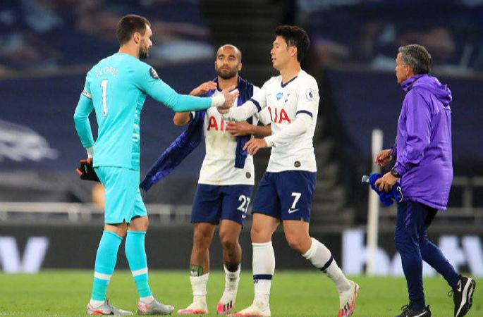 孙兴慜在比赛中被对方无端攻击,孙兴慜被国足犯规