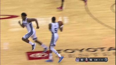 赛季至今表现最好的球员,炸球转身过人帅气动作