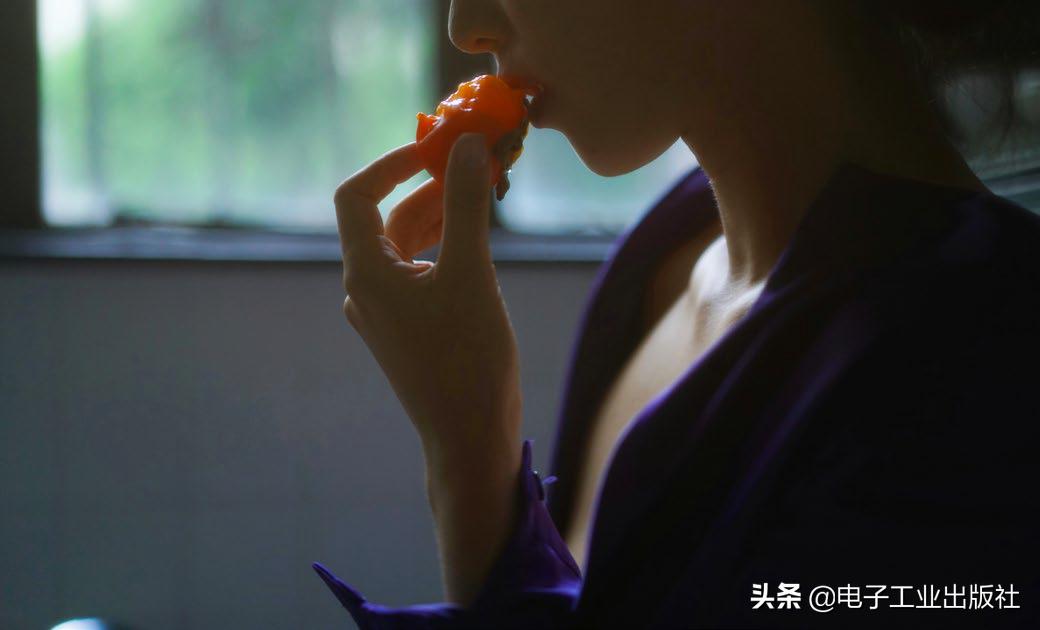 简单复古高级感写真,又纯又撩人的复古风文艺写真