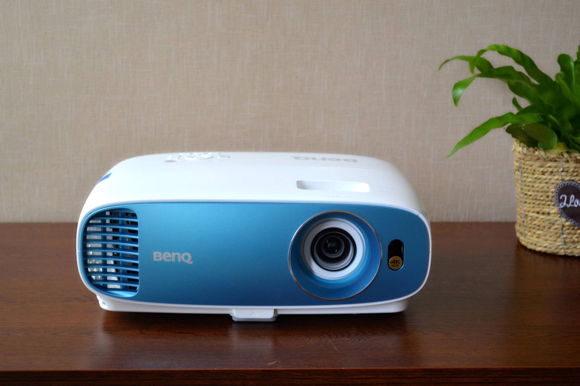 明基tk800m和w1700,明基投影仪tk800m对比w2700