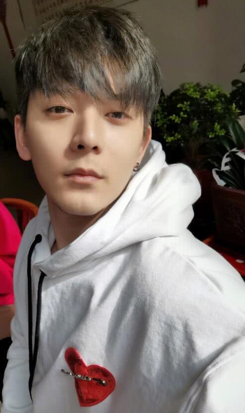 陈翔晒出的照片,陈翔生病