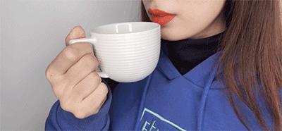 有没有吃饭喝水不掉色的口红,口红接吻不掉色