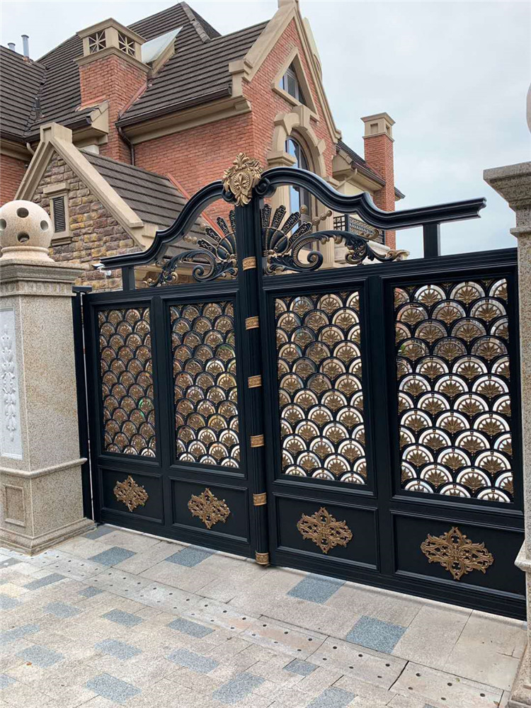 双开铝艺大门安装,双开铝艺大门