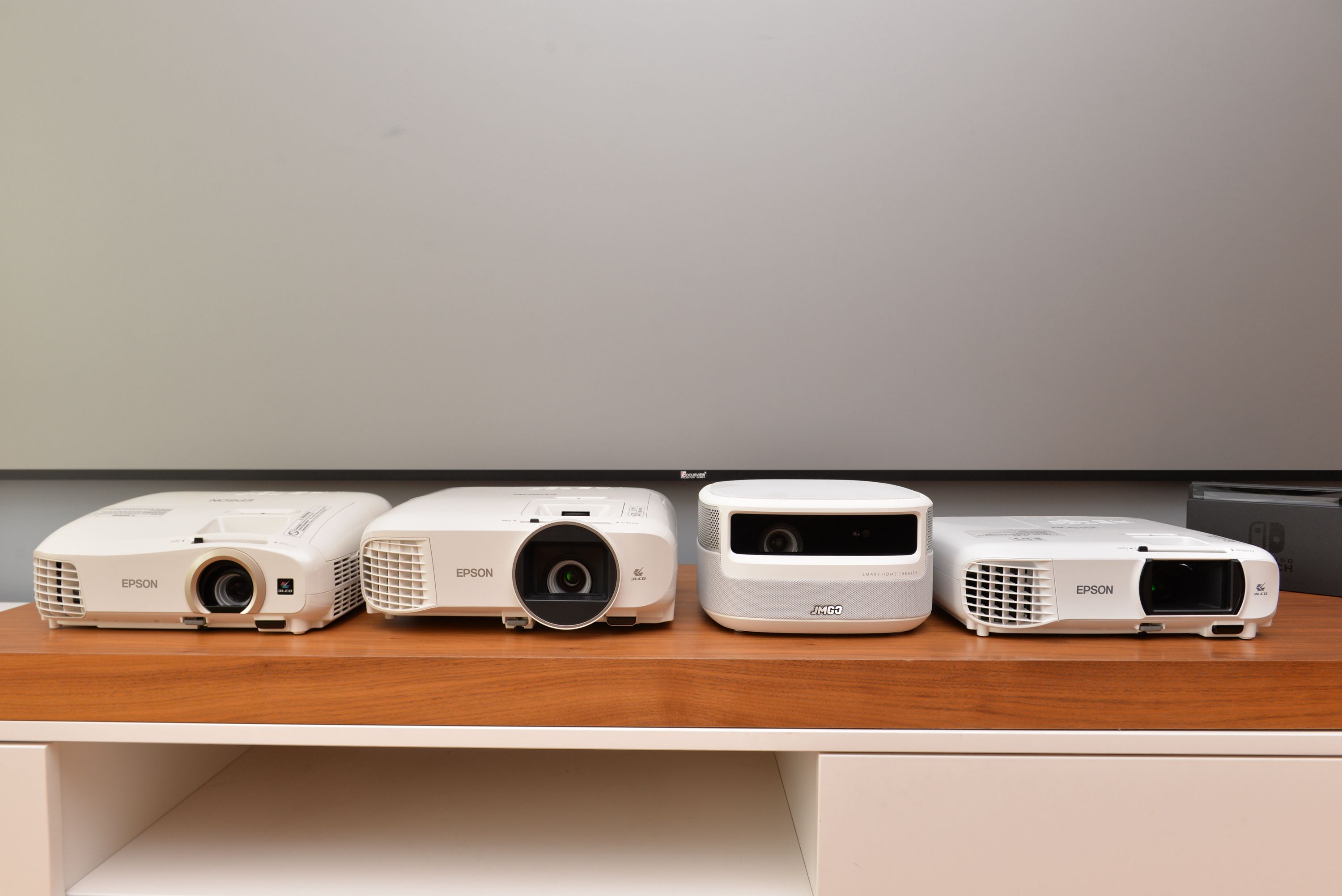 投影光幕如何选择,投影幕布和led的区别