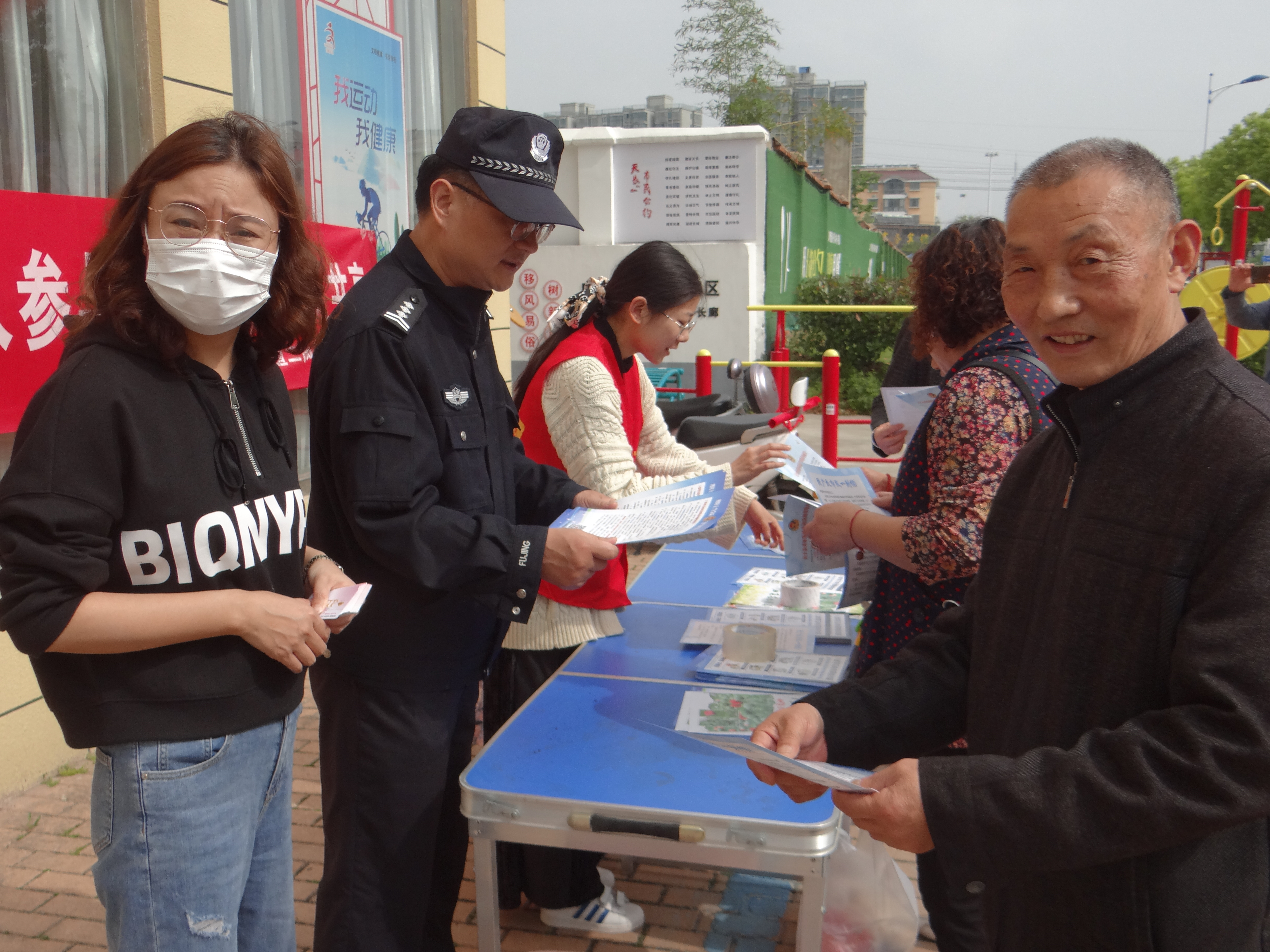 爱心医院开展健康扶贫义诊活动,母亲健康快车公益活动