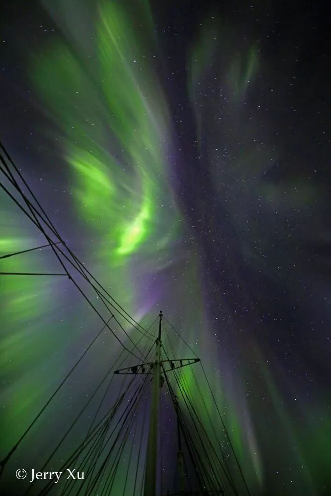 格陵兰的东海岸居然那么绚丽多彩，难怪特朗普想要买下来