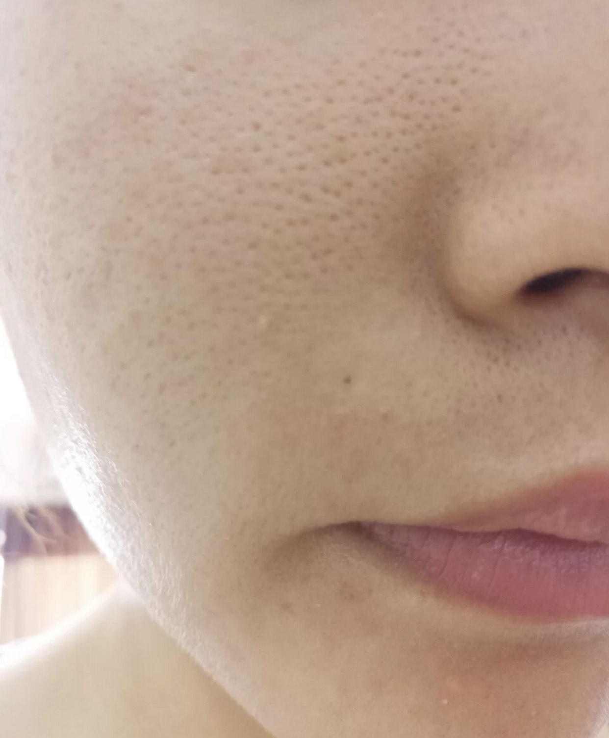 油皮毛孔粗大怎么化妆,油皮毛孔粗大怎么化妆不卡粉