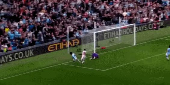 曼城领航者德布劳内,德布劳内是曼城最重要的中场