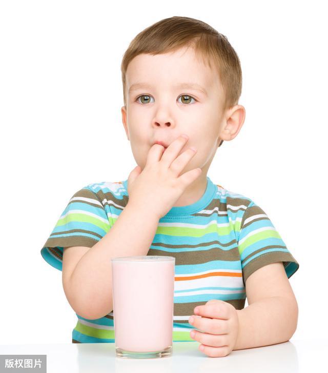 四岁戒掉吃手的最佳方法,如何让4岁的孩子戒掉吃手的毛病