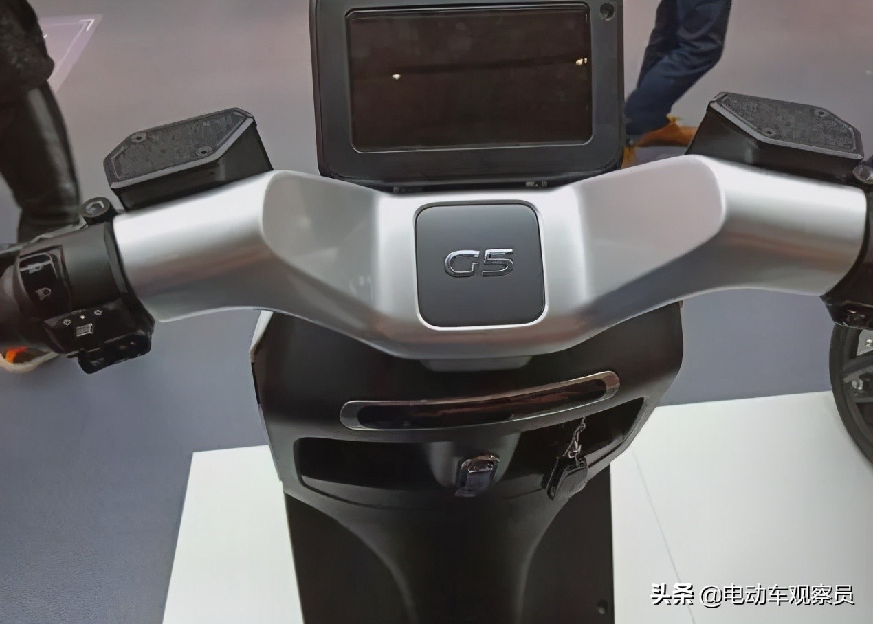 雅迪新款中置电机电动车,雅迪中置轴电机