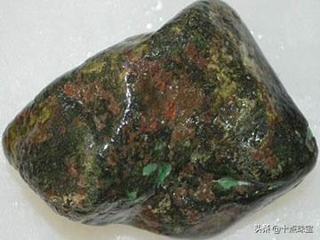 缅甸赌石翡翠原石场口,常见翡翠赌石与场口组图