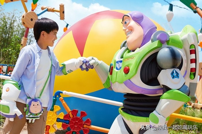 去上海迪士尼平安夜还是圣诞节,圣诞节去上海迪士尼