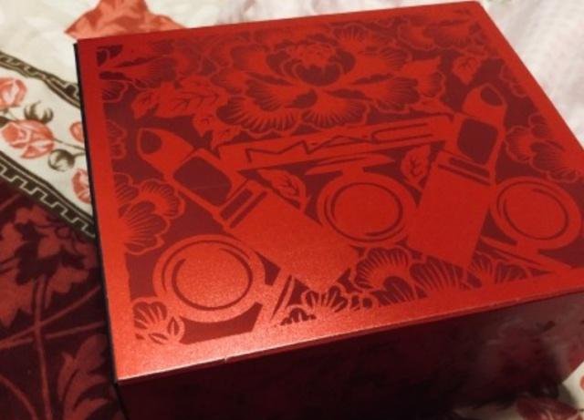 明星工作室的新年礼盒怎么买,杨幂易烊千玺贺岁短片