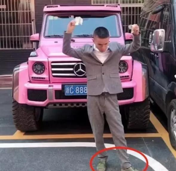 站在金字塔巅峰的男人,站在人生巅峰上的男人