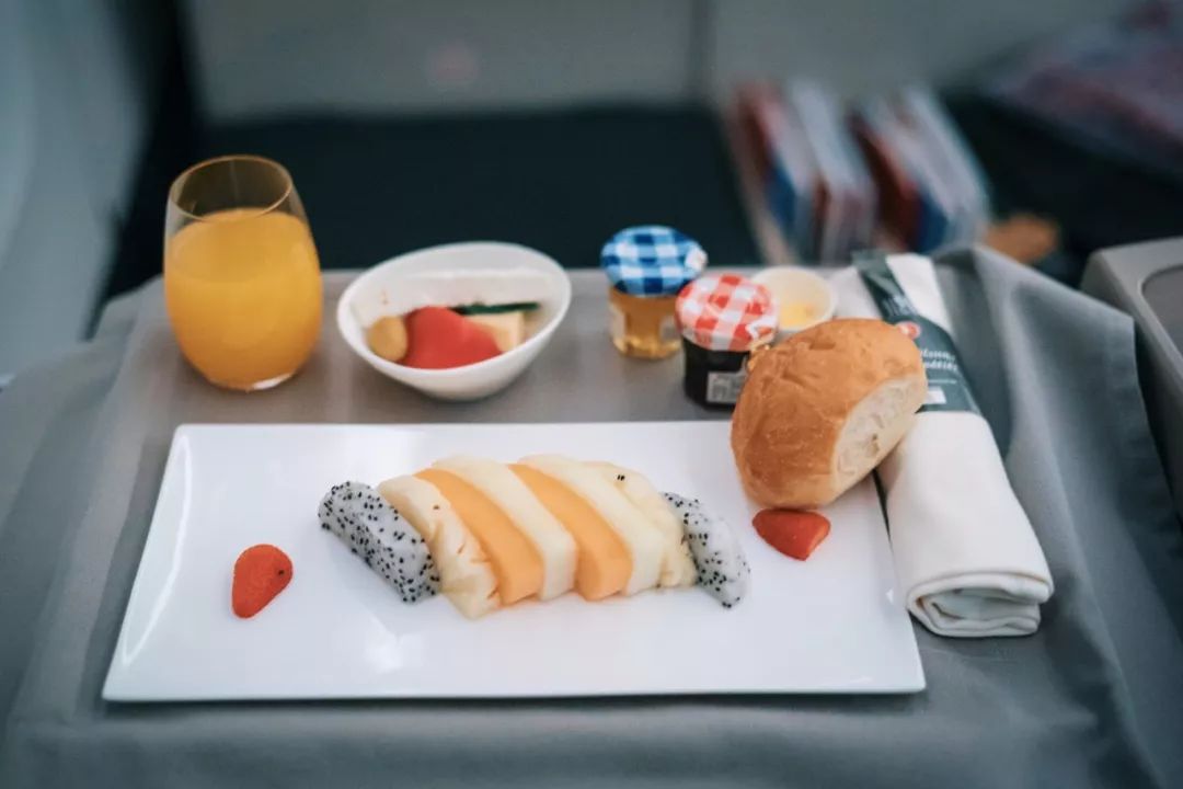 英语不好的遇到外国服务生,英语差不会开口说