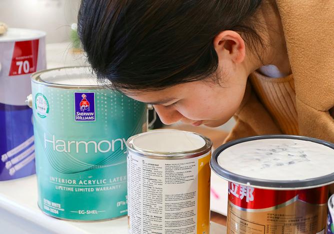 乳胶漆主要看什么参数性价比高,乳胶漆选颜色要看色卡吗