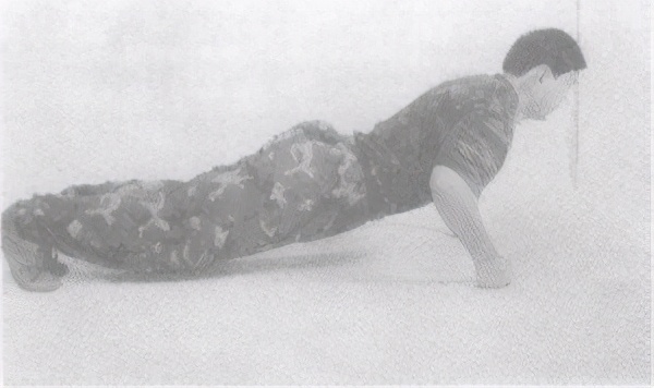 警用防暴棍和匕首警拳,警用防暴橡胶棍杀伤力