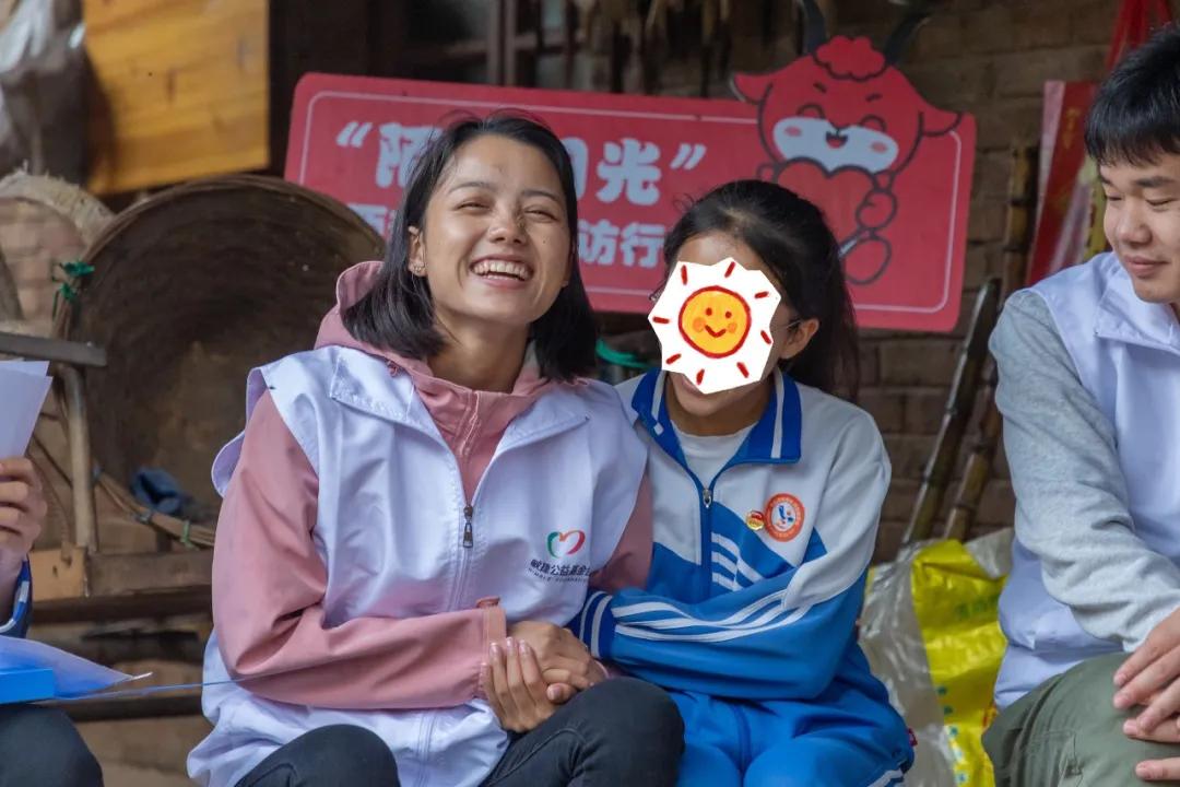 让爱穿越大山“陌上阳光”西部助学探访行动走进云南文山