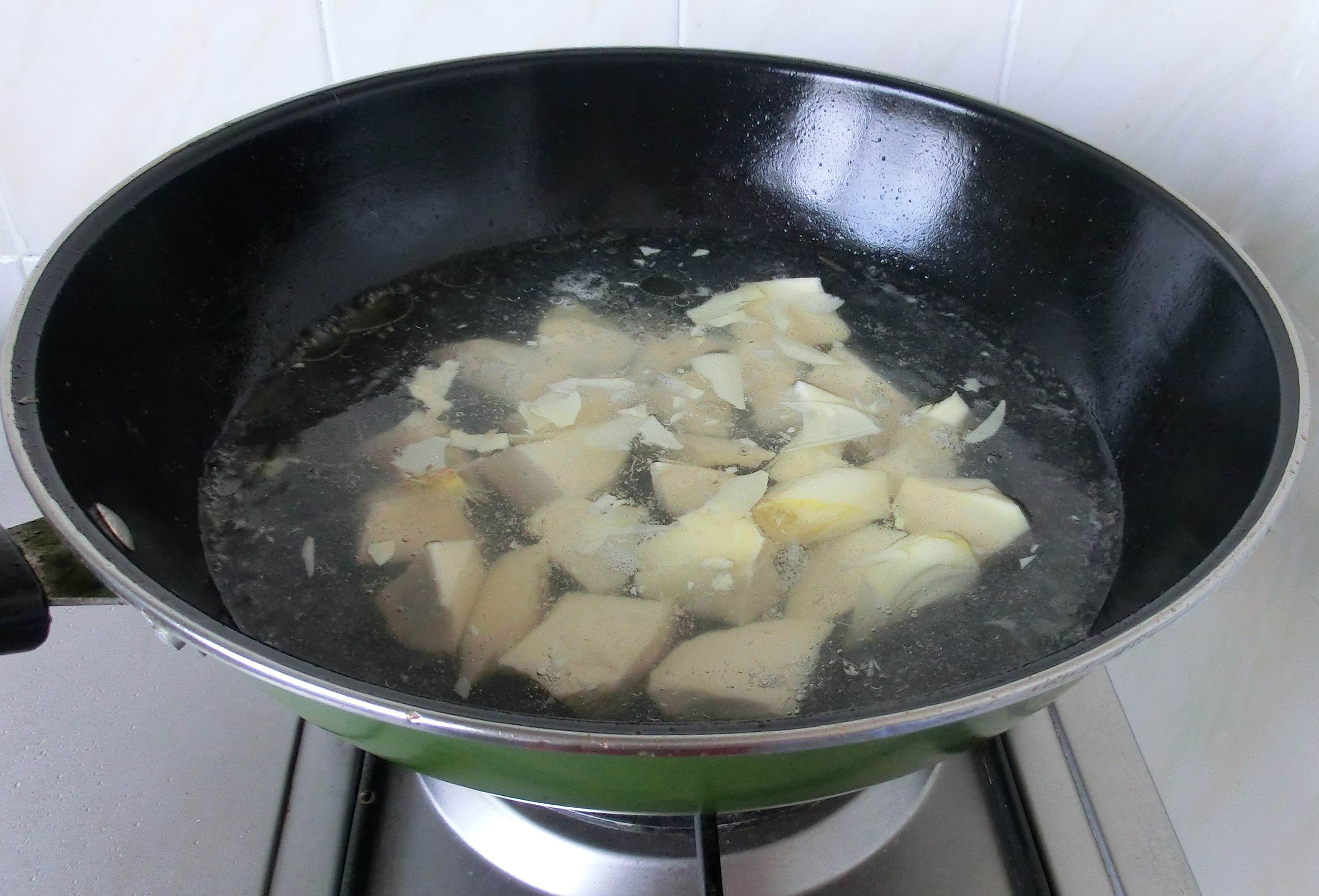 冬笋红烧肉冬笋什么时候下锅,冬笋红烧肉的家常做法窍门视频