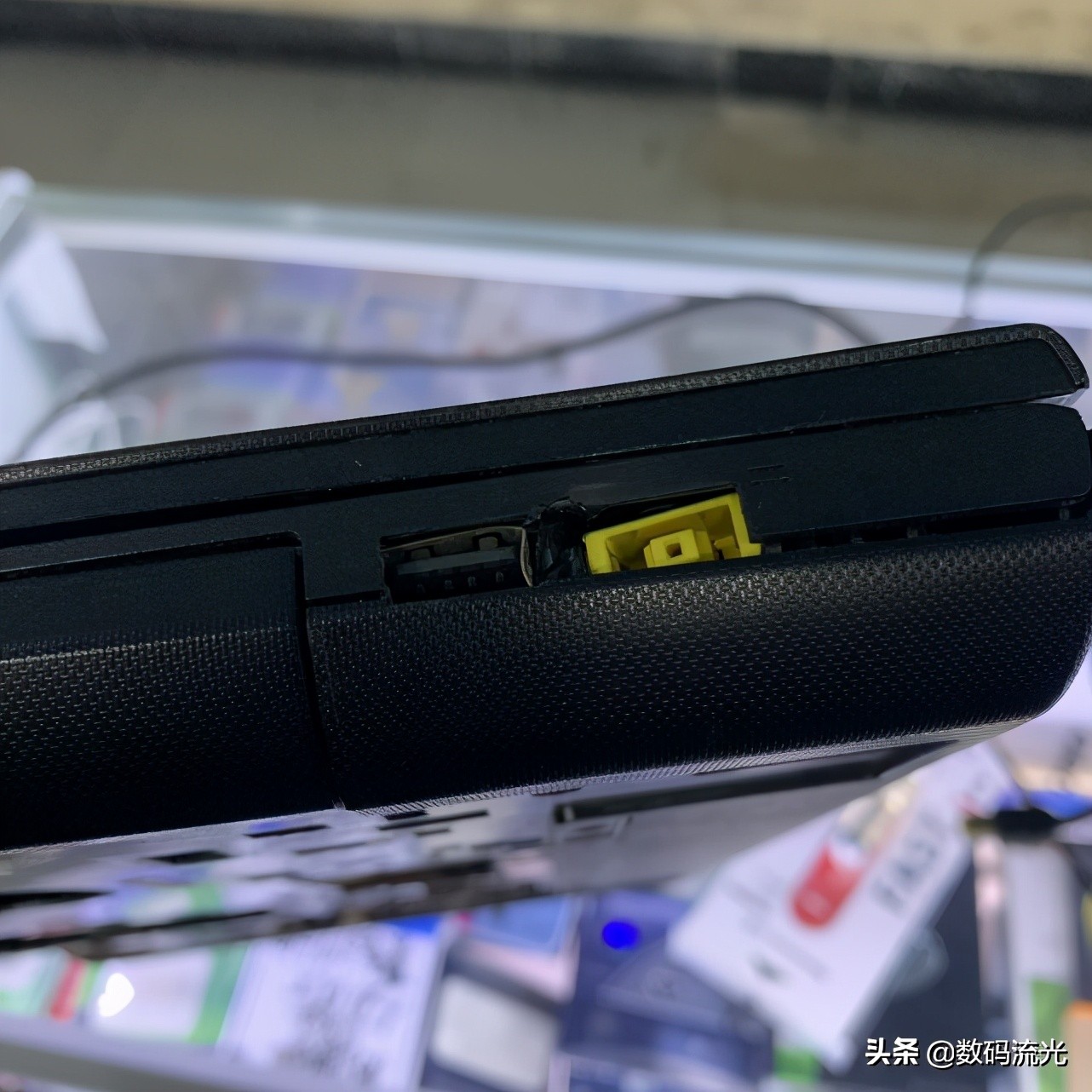 今天真走运！花五十在收废品那买台坏笔记本，没想到我大赚一笔