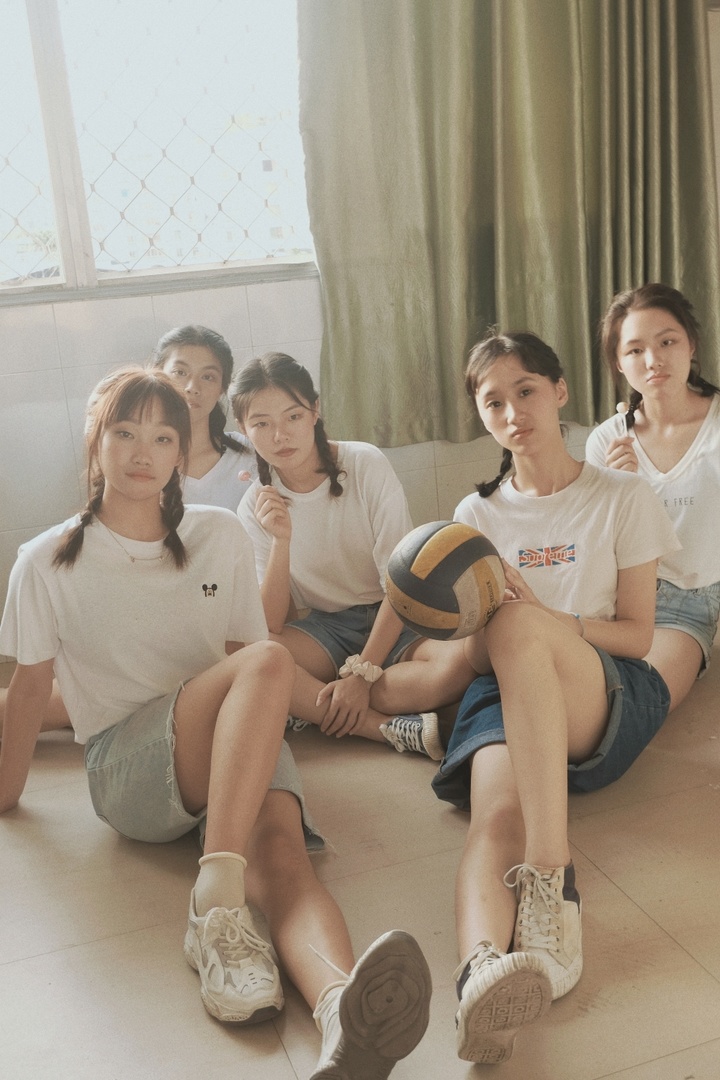 一群体育生帅气视频,高中体育生肌肉写真