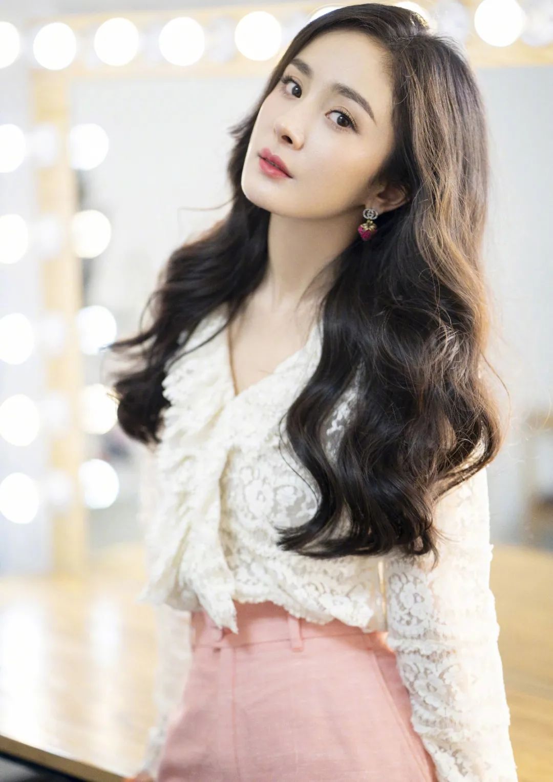 你的五官看起来很好画,你的五官是什么风格