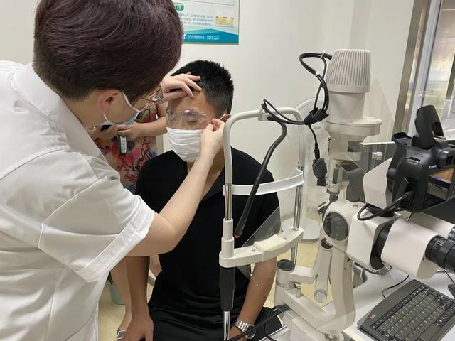 干眼症激光治疗要做几个疗程,做完激光近视手术眼睛会干么