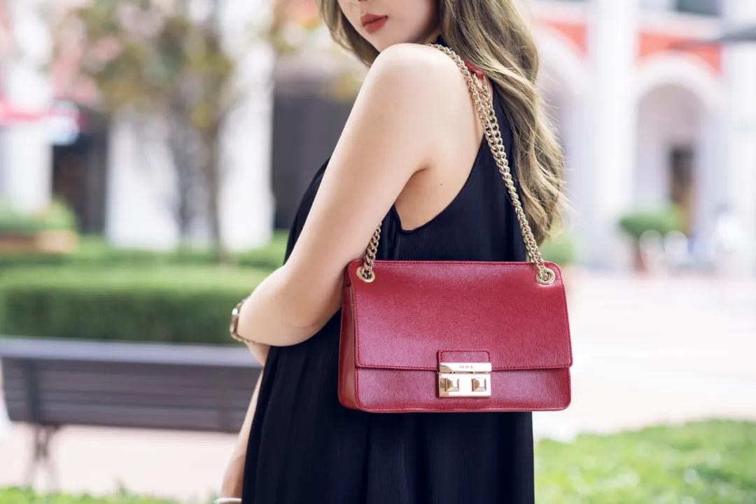 能拍大片还能淘到低价大牌，在这座意式小镇邂逅夏日浪漫