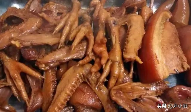 创业摆摊小吃卖什么成本低利润高,地摊生意最赚钱的小吃是什么