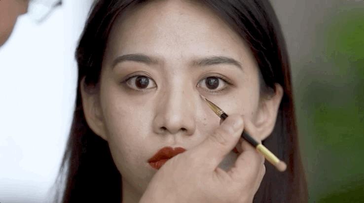 怎样学会遮瑕手法,学会遮瑕技巧拍照再也不要美颜