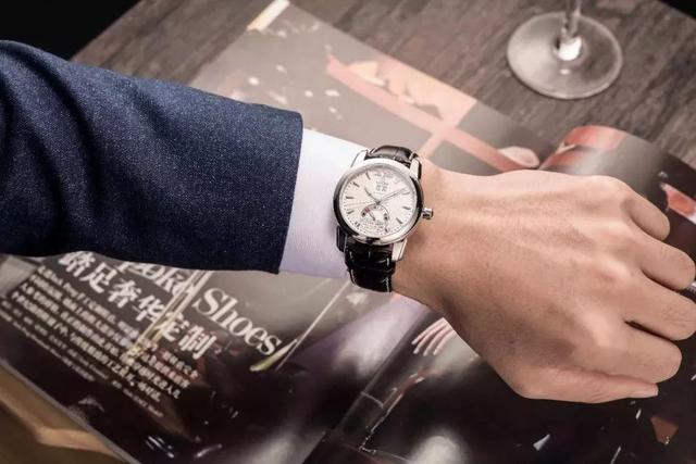 网带手表佩戴方法,一加手表怎么佩戴