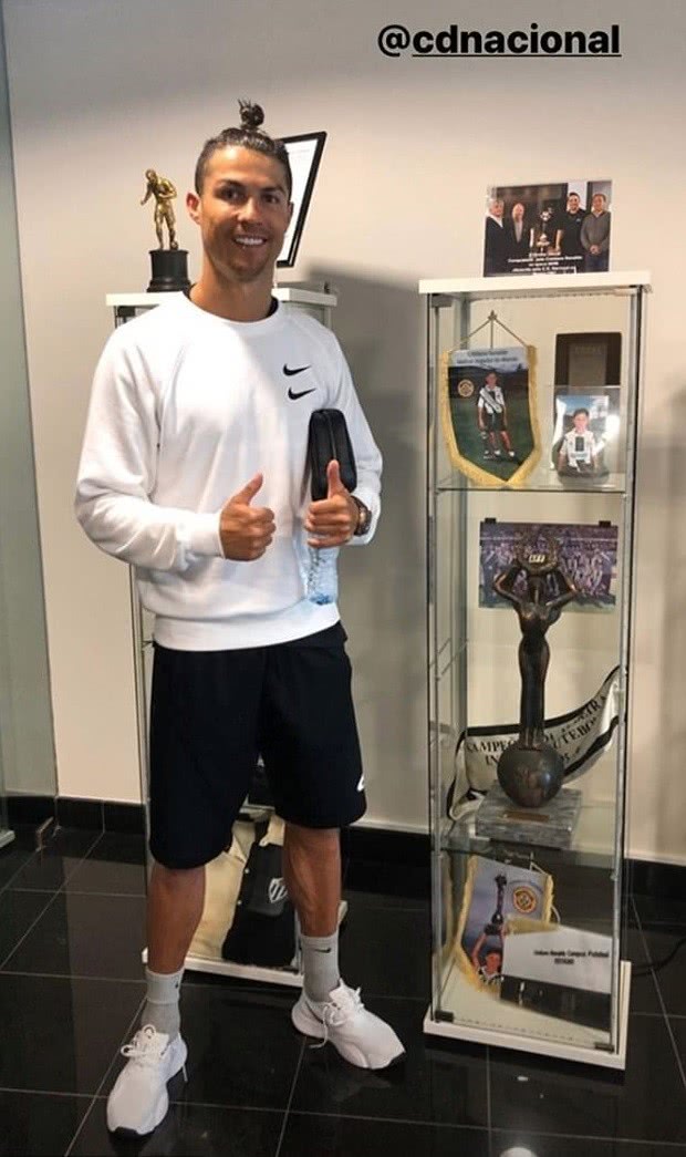 c罗回家的样子,c罗的2019年发型全过程