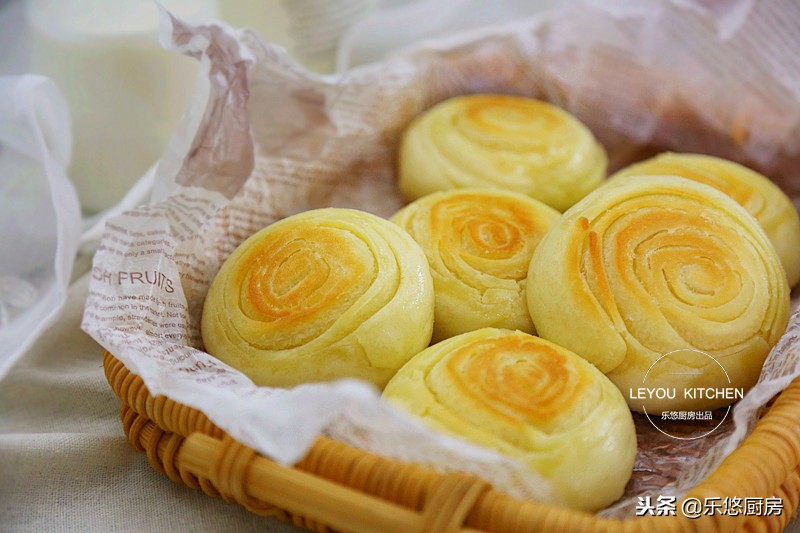 1碗面粉、1包牛奶、1个鸡蛋，烙好的饼和面包一样好吃